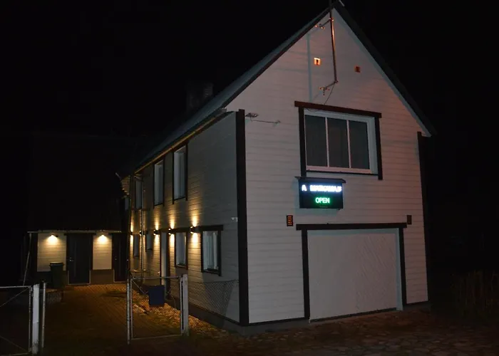 Livonia Matkamaja * Kilingi-Nomme