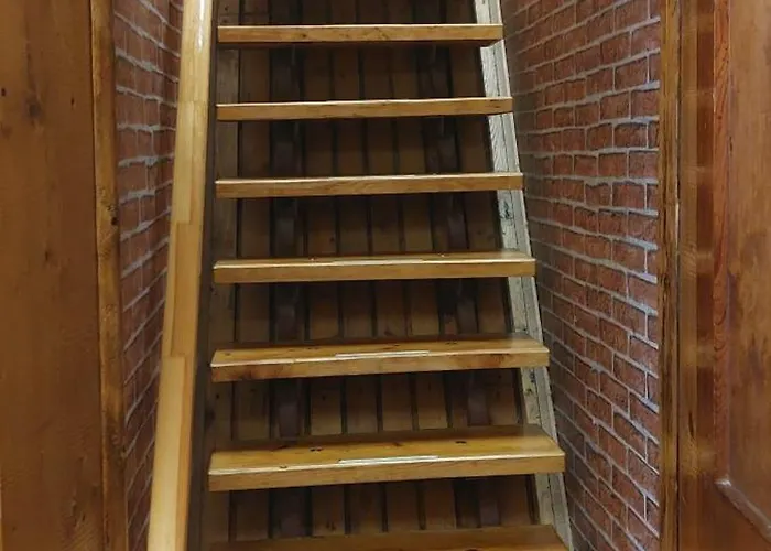 Livonia Matkamaja * Kilingi-Nomme